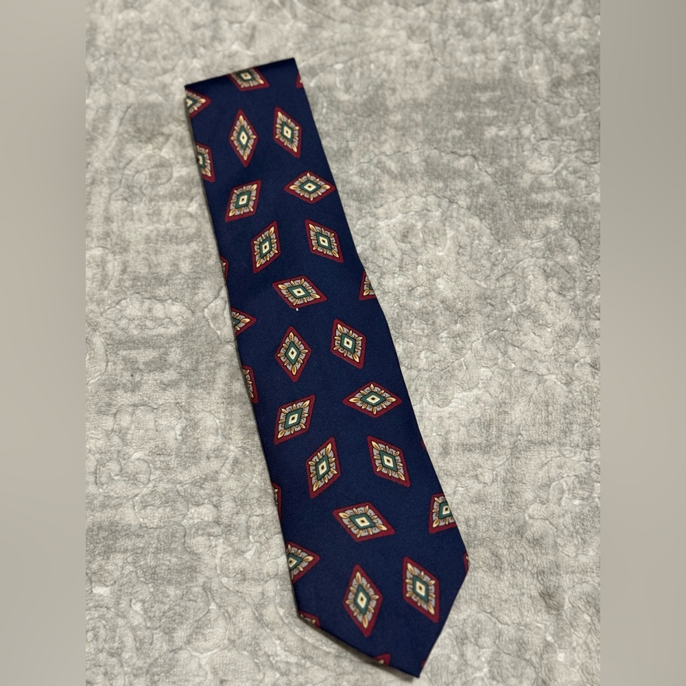 KENNETH GORDON TIE